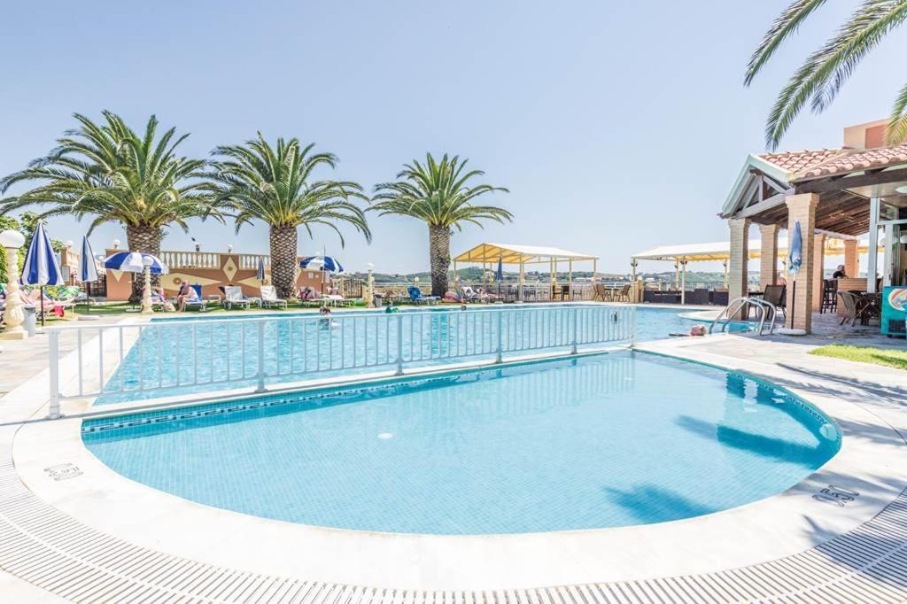 Kapetanios Apartments Agios Stefanos Avliotes  Extérieur photo