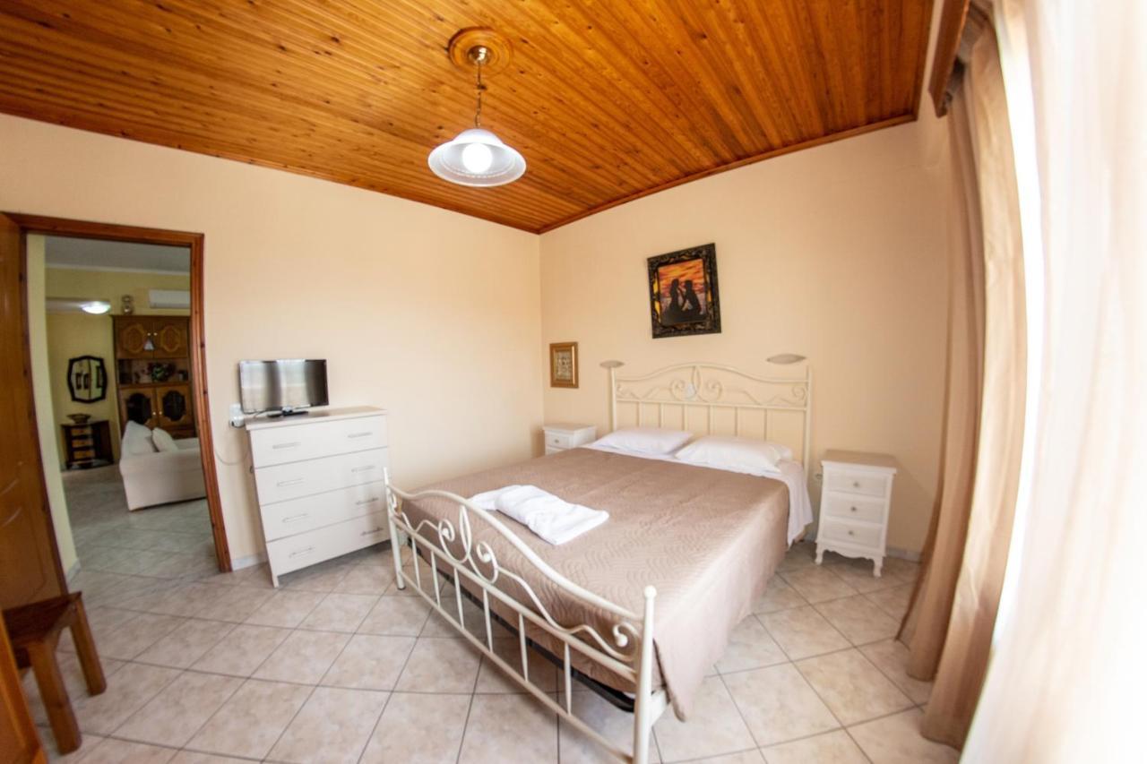 Kapetanios Apartments Agios Stefanos Avliotes  Extérieur photo