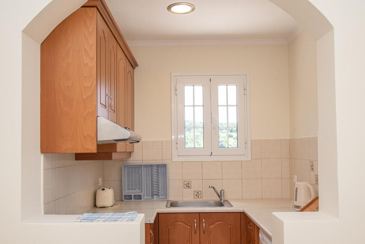 Kapetanios Apartments Agios Stefanos Avliotes  Extérieur photo